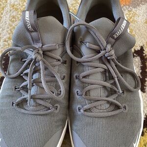 Nike Men's Gray Running Shoes like new size 8